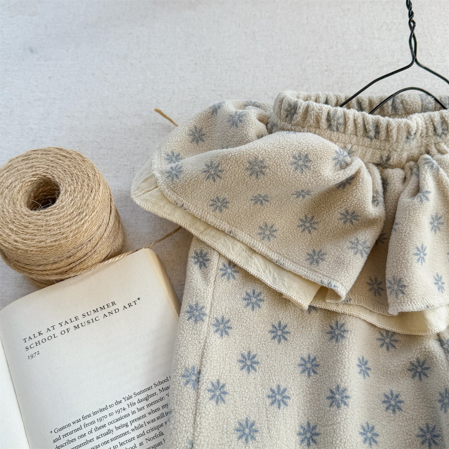 -ビッグフリルスカート付きボアパンツ フリースパンツ【mh0010817】 - mamahalo shop - ロングパンツ・スウェットパンツ -  べビー服 - 子供服 - 男の子 - 女の子