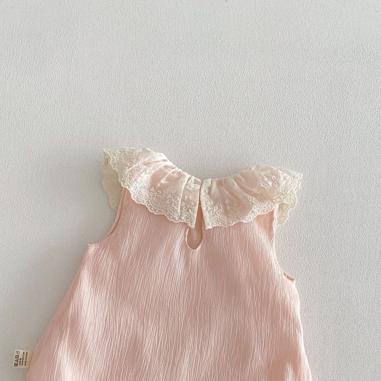 Sleeveless Lace Collar Bow Romper mameluco con lazo en el cuello de encaje sin mangas【mh0013435】