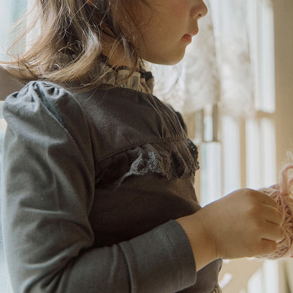 -襟元フリル長袖Tシャツ レース切り替えブラウス【mh0010832】 - mamahalo shop - 長袖Tシャツ -  べビー服 - 子供服 - 男の子 - 女の子