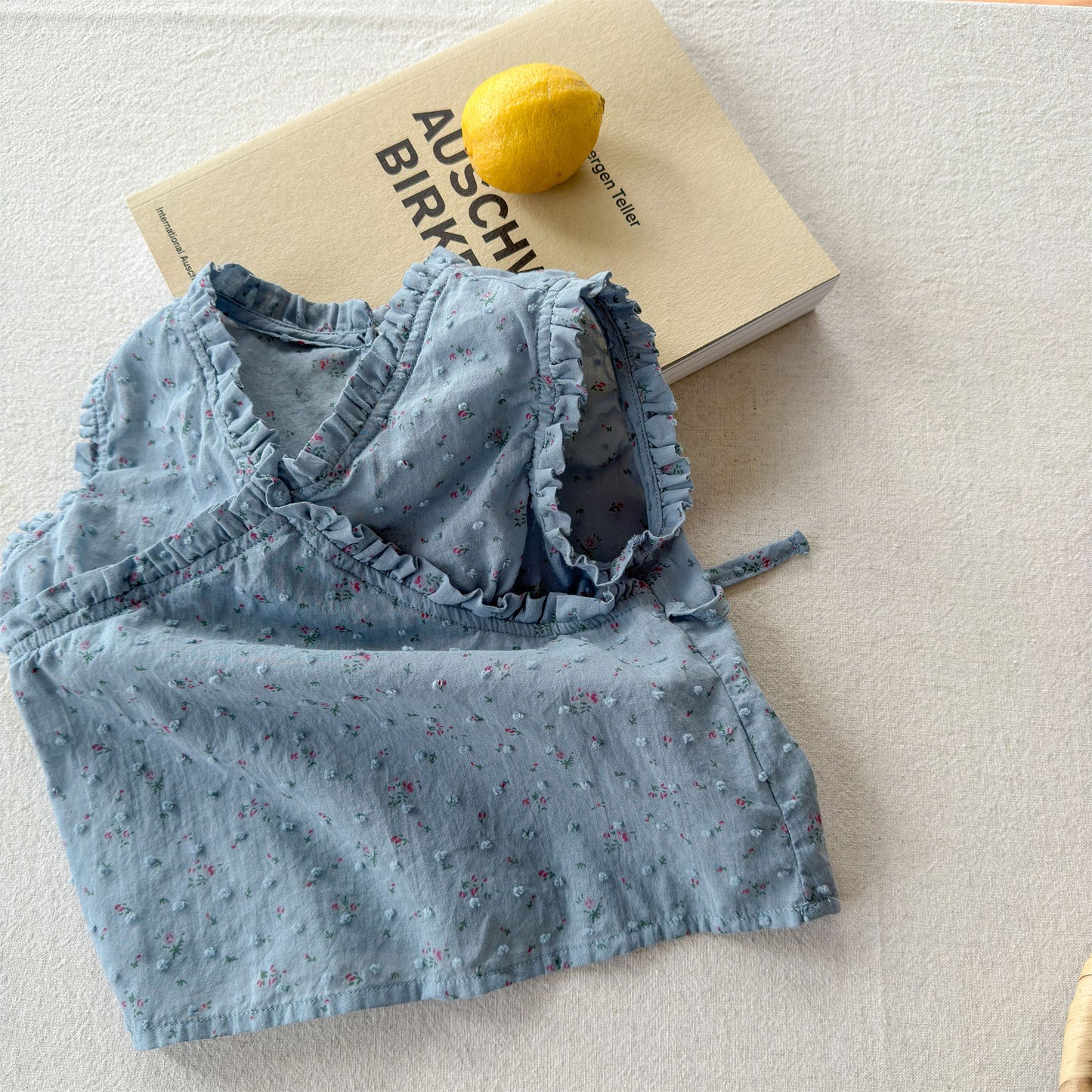 Sleeveless V-neck Ruffle Blouse フリル ノースリーブシャツ【mh0013457】