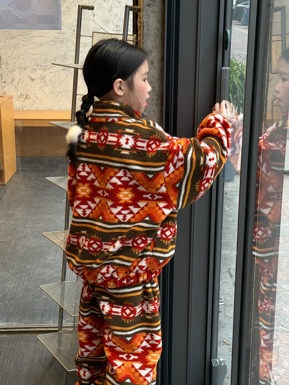 Two-piece flannel set featuring a tribal and geometric print, full zip-up, stand-up collar, and fleece. [mh0011860]