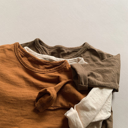 キッズ用ルーズ長袖Tシャツ（ドロップショルダー）、キャメルとベージュ