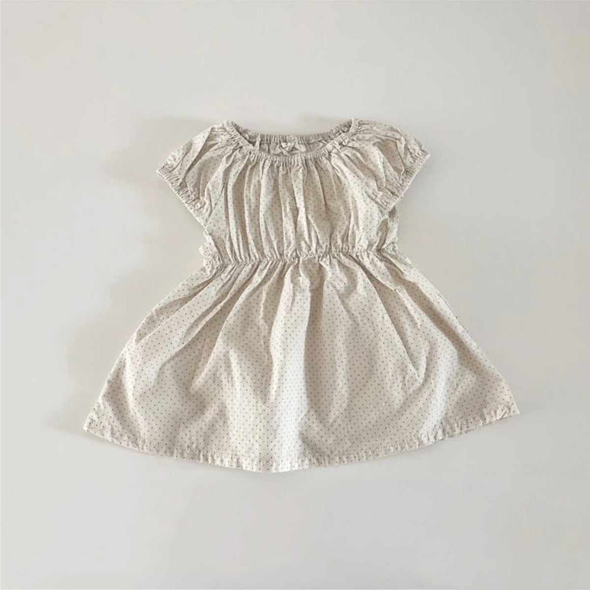 Vestido de lunares con cintura fruncida y mangas abullonadas [mh0013217]