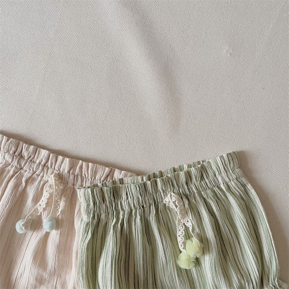 Conjunto de camisola y short de bebé con rayas, encaje y volantes [mh0001840]