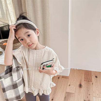 キッズ用ブラウス（ベージュ）縦ピンタック、フリル袖とラッフル、半袖
