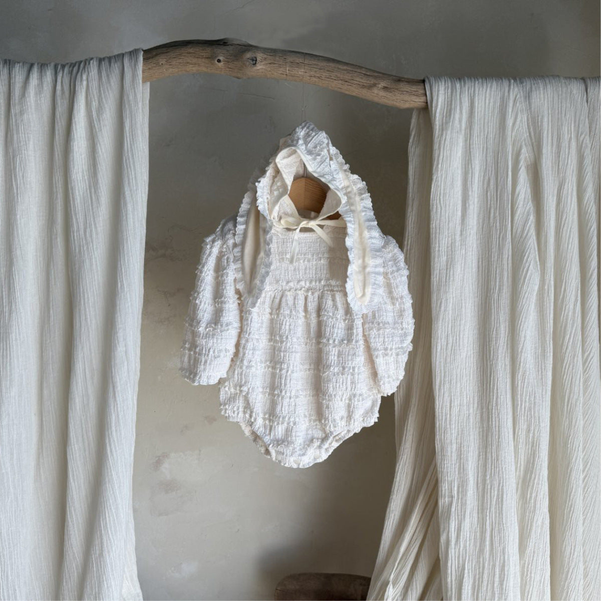 Baby Long Sleeve Romper with Ruffles, Bunny Ear Bonnet Set【mh0013880】