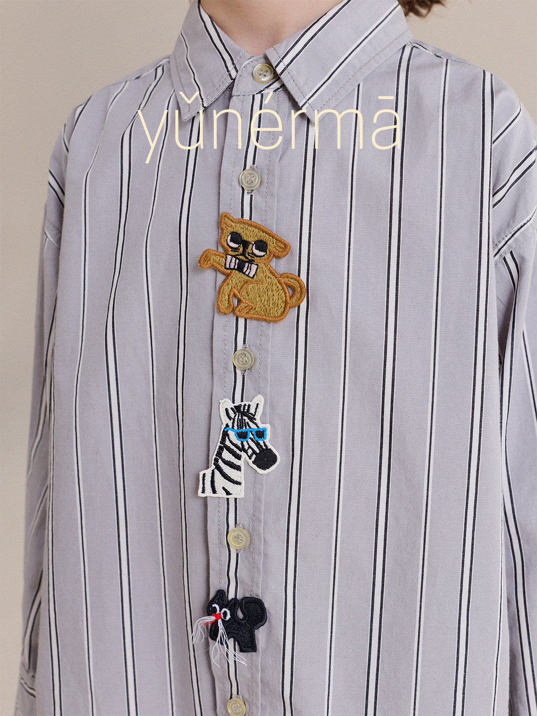 Camisa de manga larga con estampado de rayas y parches de animales para niños y jóvenes [mh0014244]