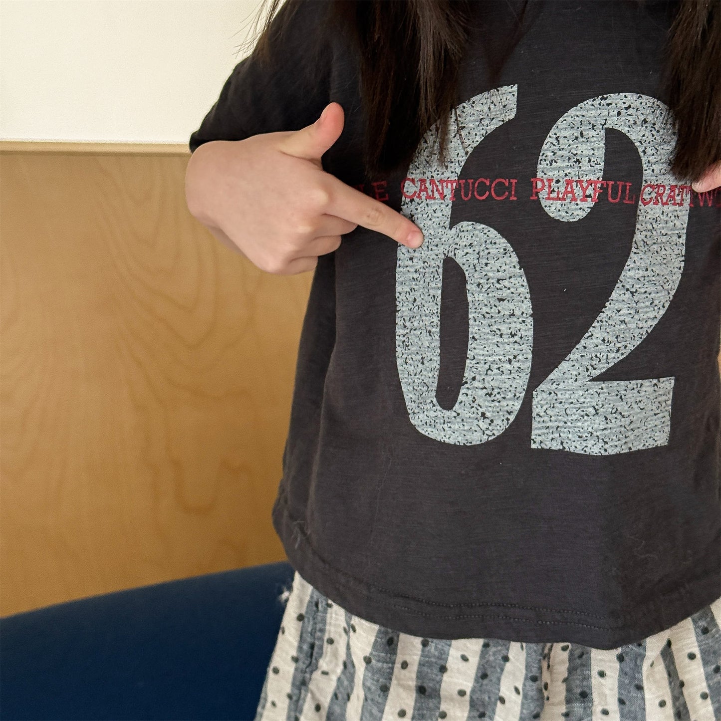Camiseta de Manga Corta con Logotipo Numérico y Estampado Gráfico de Hombros Caídos【mh0013223】