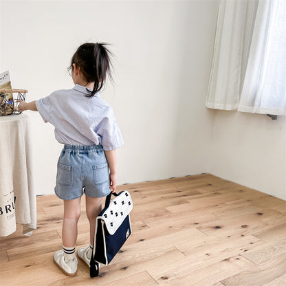 キッズ用ライトブルー デニムショートパンツ、後ろもゆったりしたシルエット