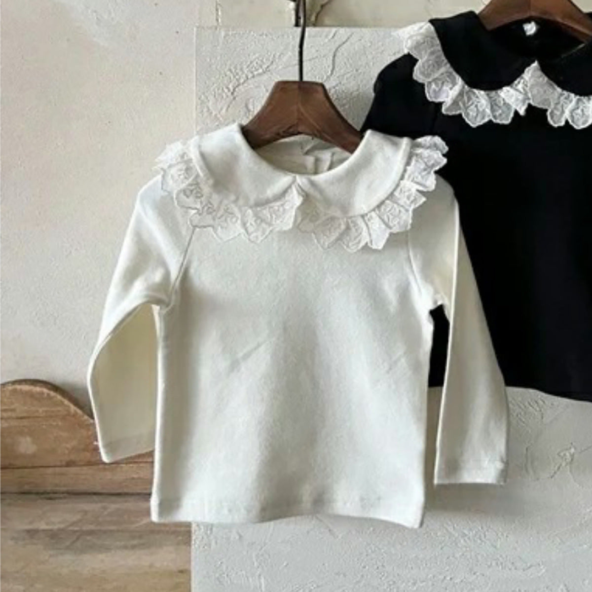Camiseta de manga larga para bebé o niño/a con cuello de doble volante【mh0014704】