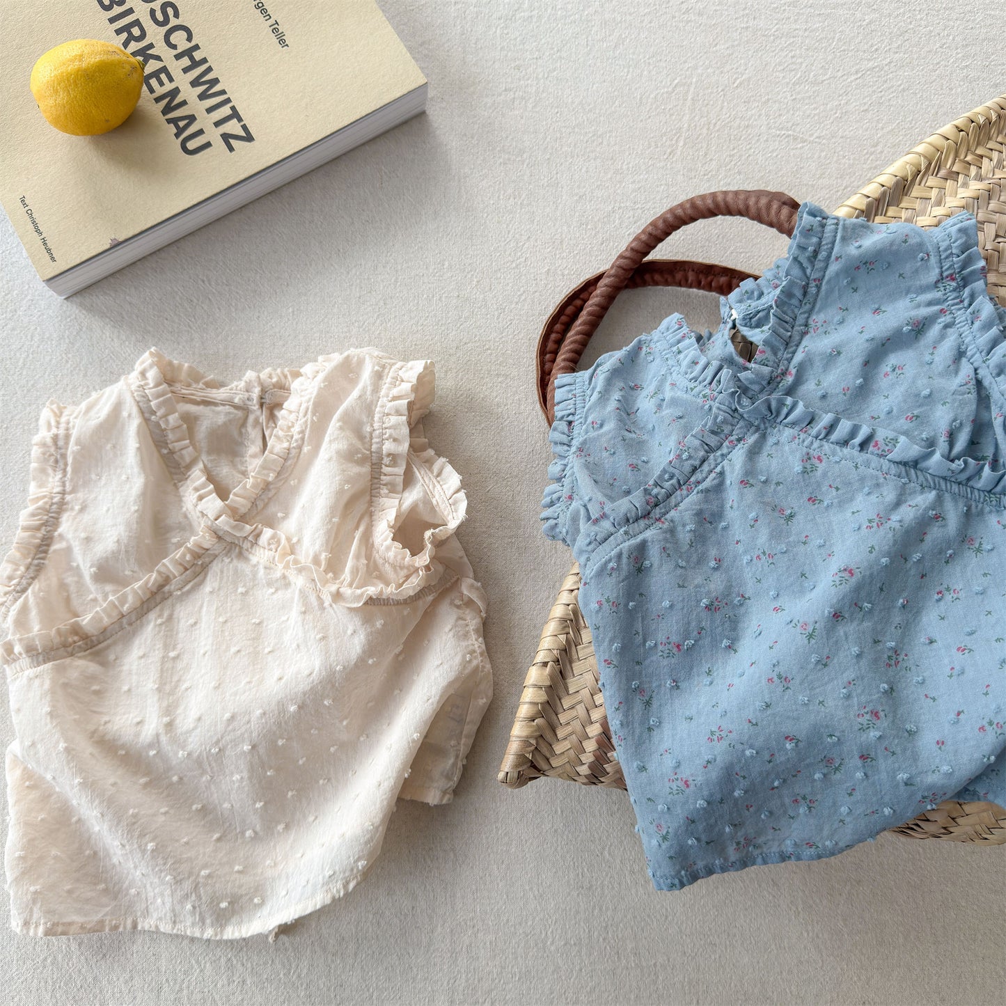 Sleeveless V-neck Ruffle Blouse フリル ノースリーブシャツ【mh0013457】