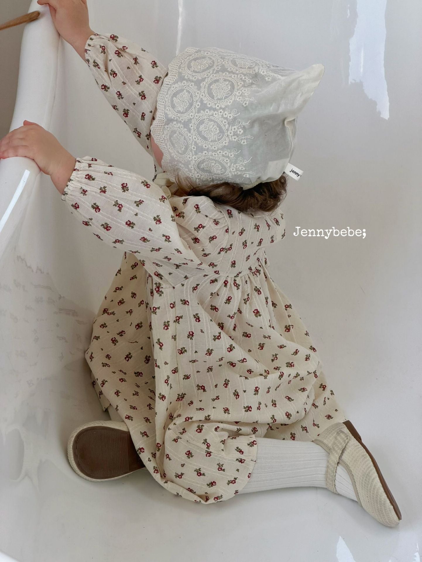 Kids Floral Lace Collar Long Sleeve Smocked Embroidery Flare Silhouette Dress [mh0013894]