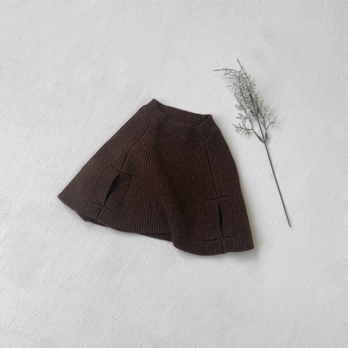 -ニットポンチョ マント リブ編み ハイネック 袖穴付き アウター【mh0011370】 - mamahalo shop - カーディガン・パーカー -  べビー服 - 子供服 - 男の子 - 女の子