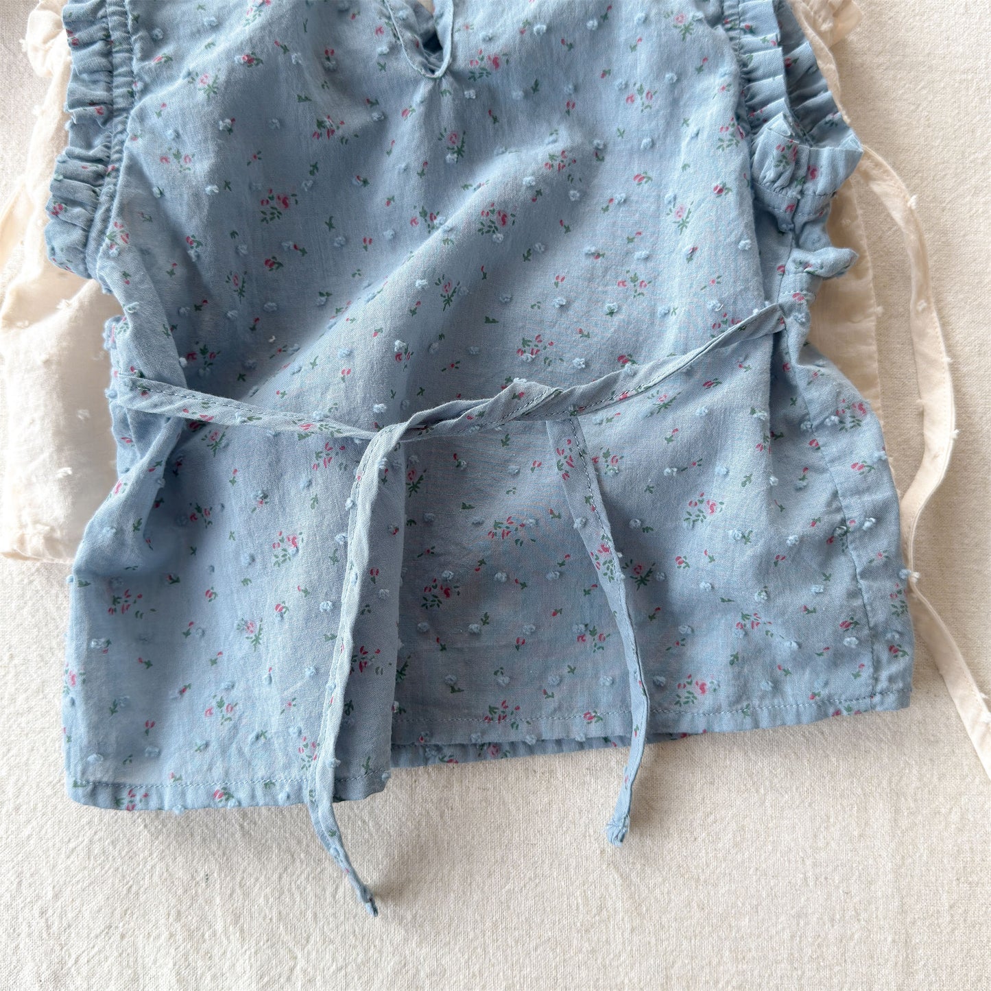 Sleeveless V-neck Ruffle Blouse フリル ノースリーブシャツ【mh0013457】