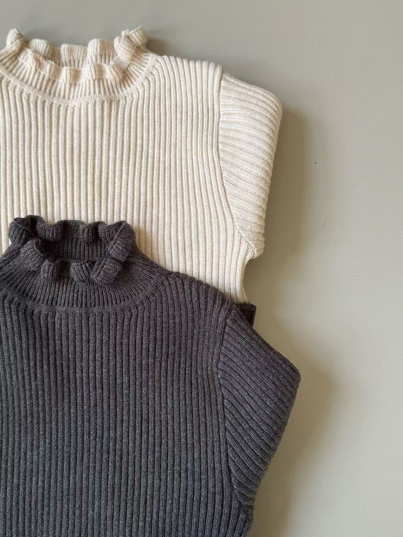 Long-sleeved mock neck cut-and-sew sweater with a ruffled high neck and bottle neck. Basic sweater [mh0011897]