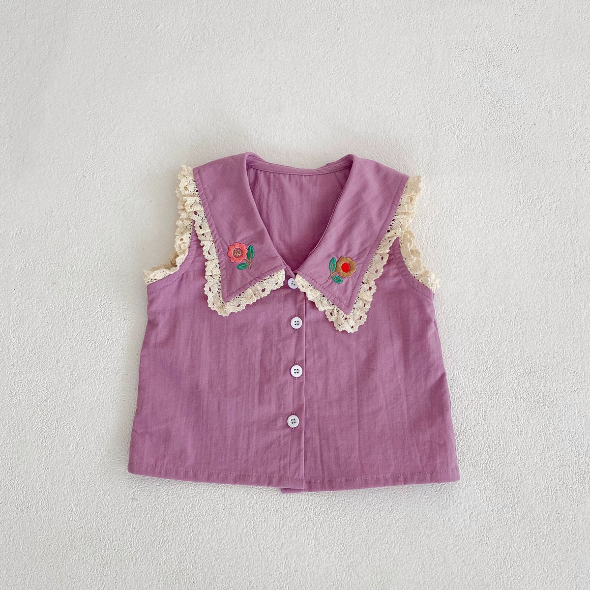 Conjunto de camisa sin mangas con cuello de encaje bordado floral y volantes y pantalón corto para bebé y niño [mh0002001]