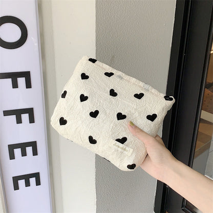 ハート柄キャンバストートバッグ（ホワイト）横姿、マチあり