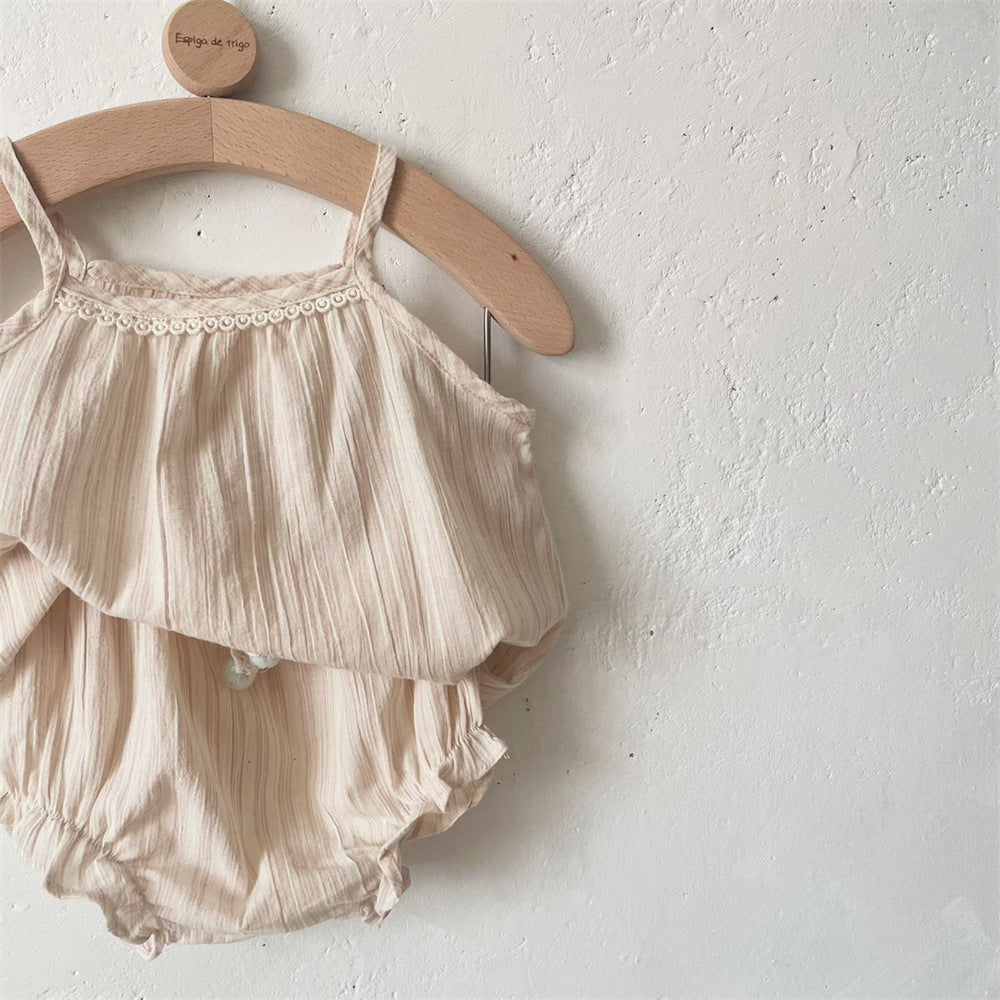 Conjunto de camisola y short de bebé con rayas, encaje y volantes [mh0001840]