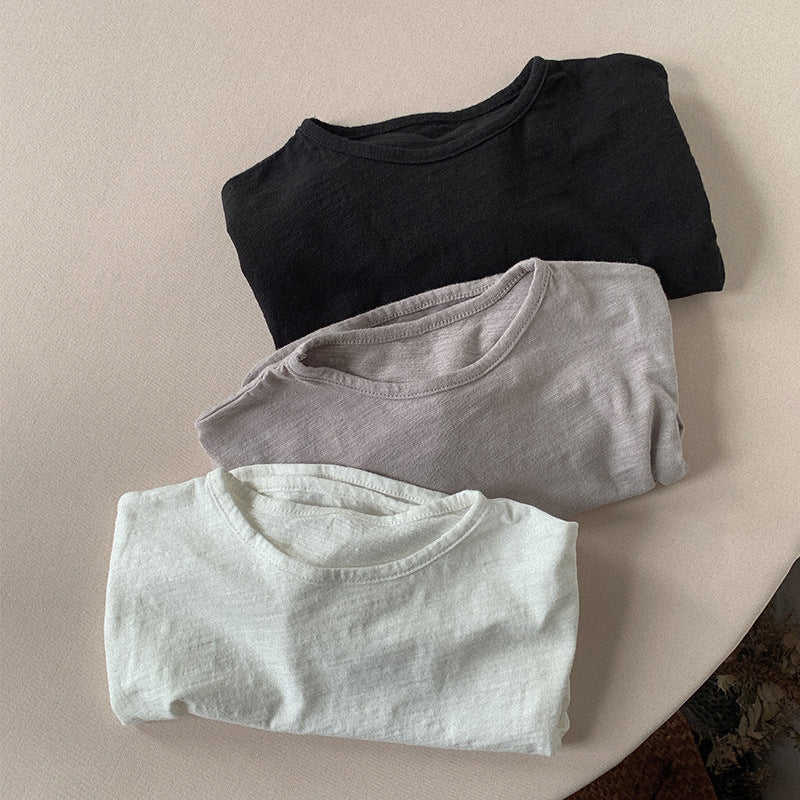 キッズ ルーズ長袖Tシャツ、ブラックとグレーとオフホワイトの3枚重ね