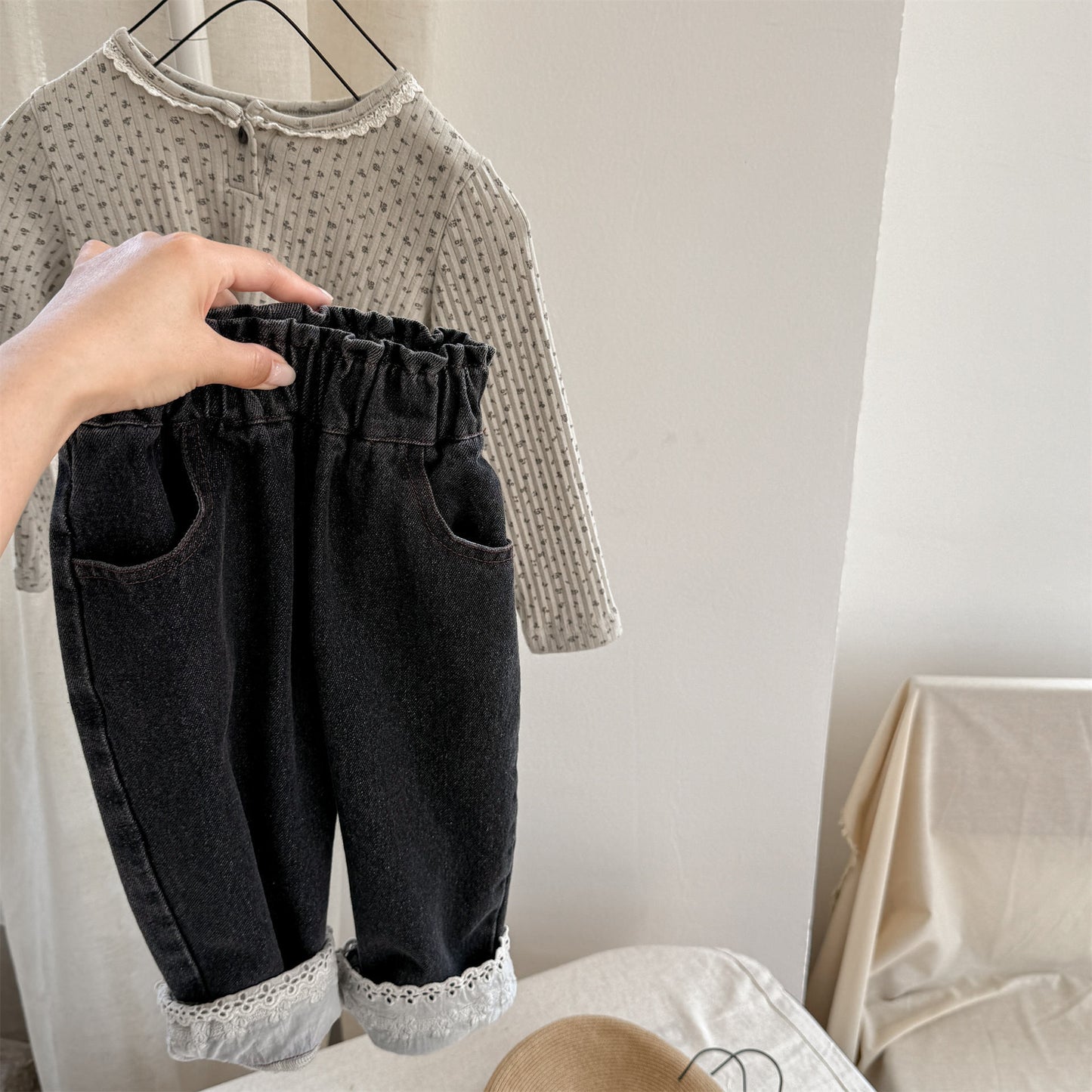 -裾レース付きデニムパンツ ジーンズ【mh0010805】 - mamahalo shop - デニムパンツ -  べビー服 - 子供服 - 男の子 - 女の子