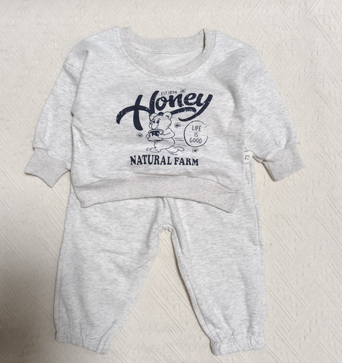 Conjunto de sudadera de manga larga con estampado de oso y logo de letras y pantalón largo para bebés y niños 【mh0014647】