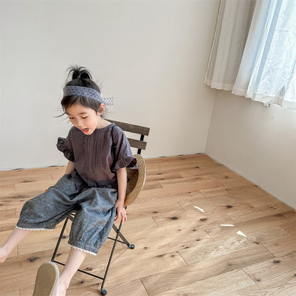 キッズの裾レース付きルーズパンツ（グレー）ギャザーウエスト、クロップド丈
