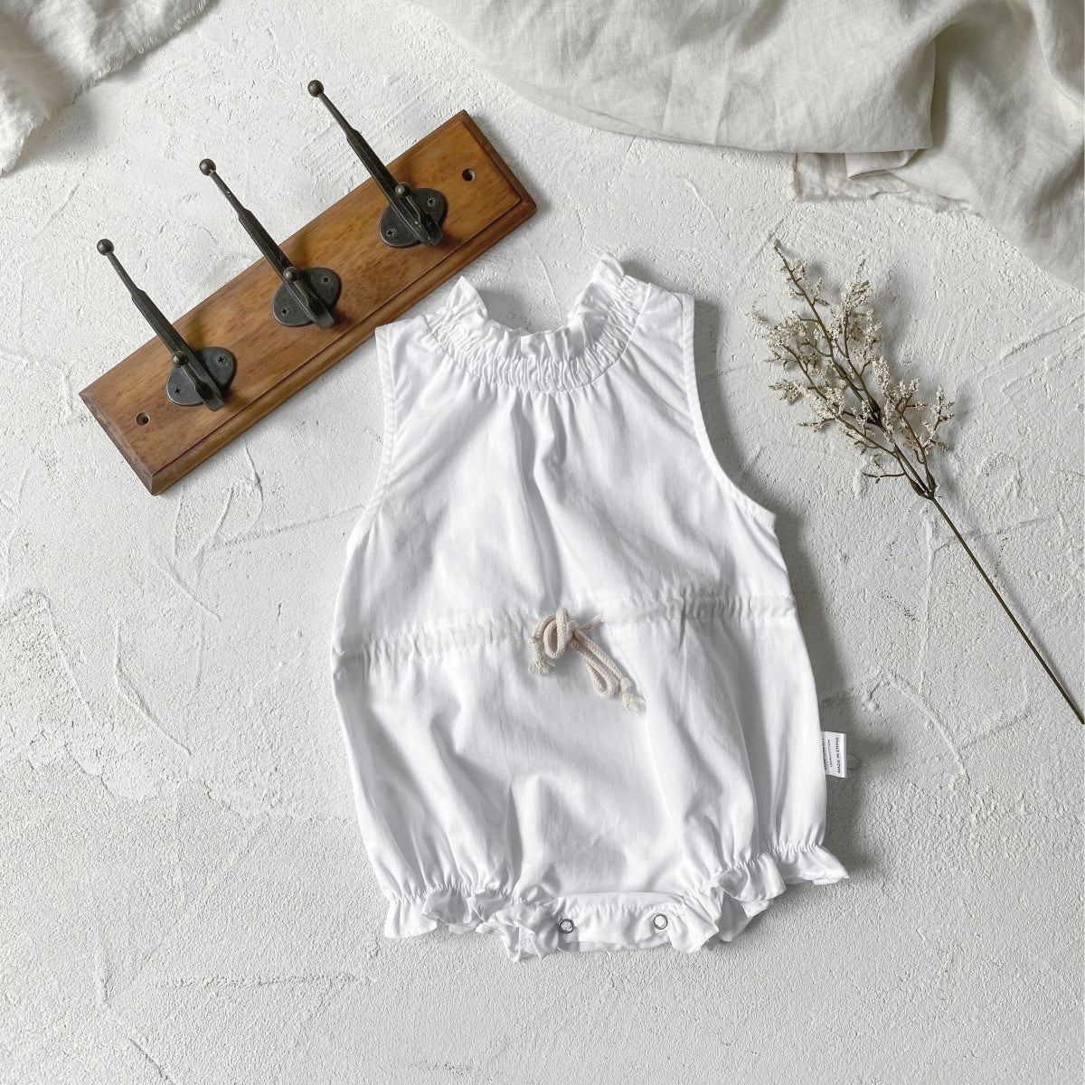 -ベビーロンパース ノースリーブウエストマークボディスーツ フラワー花柄プリント 2カラー【mh0005298】 - mamahalo shop - ノースリーブロンパース -  べビー服 - 子供服 - 男の子 - 女の子