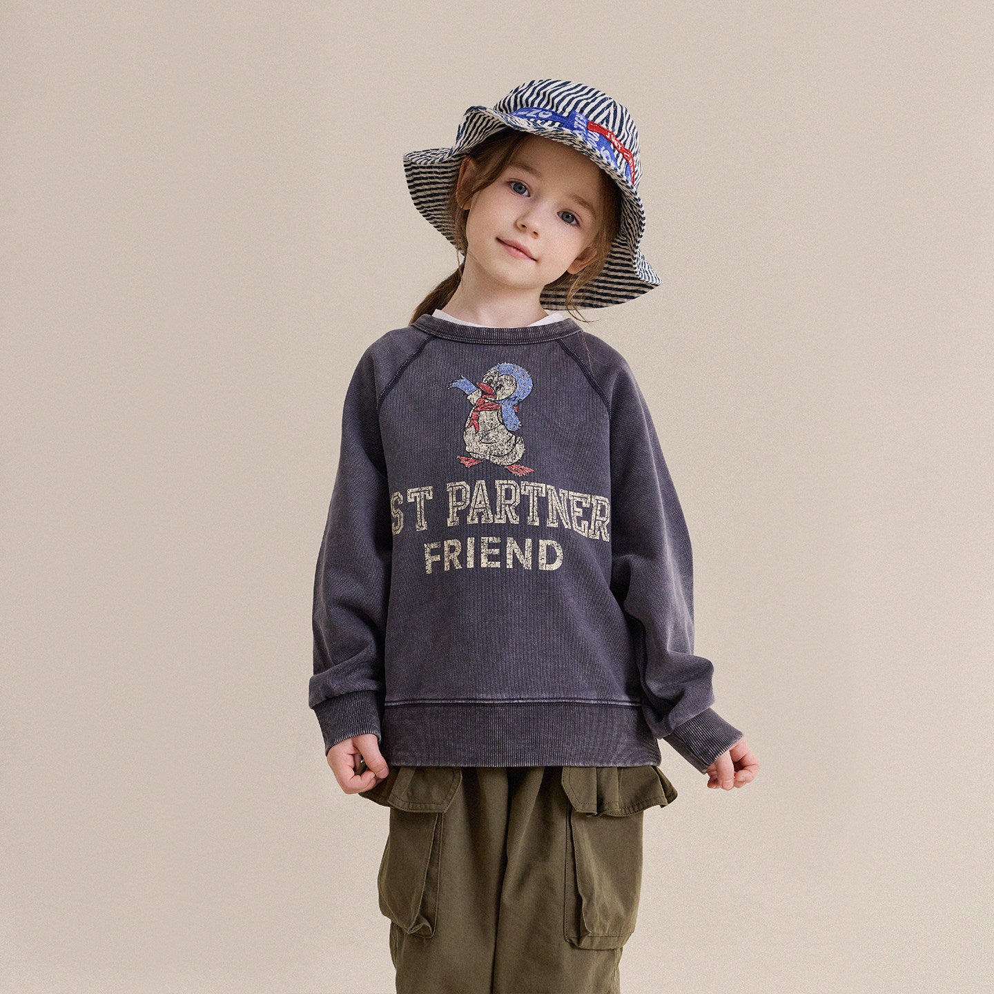 Kids' and Juniors' Character Print Long-Sleeve Sweatshirt [mh0013970]