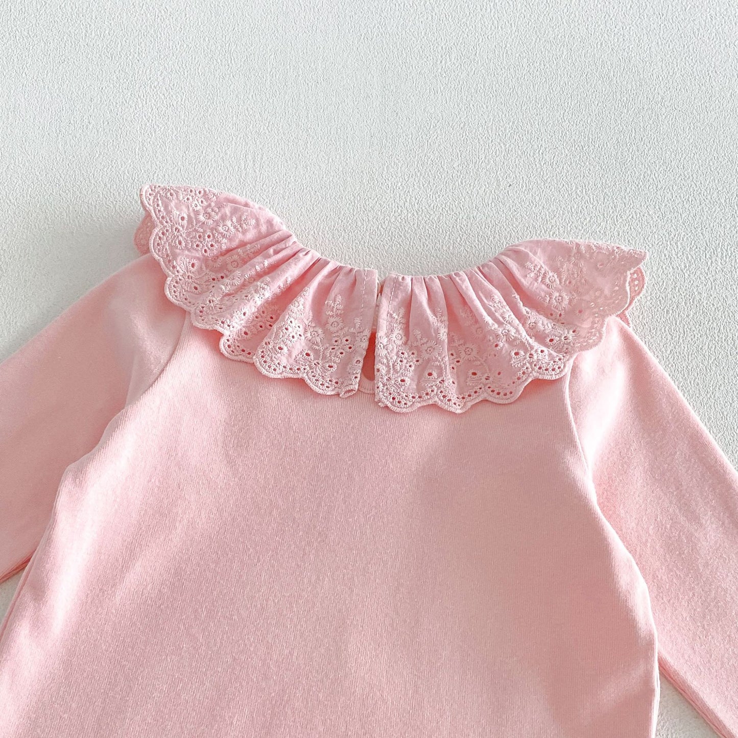 Camiseta de manga larga con cuello y dobladillo de volantes para niñas y pantalón acampanado【mh0014029】
