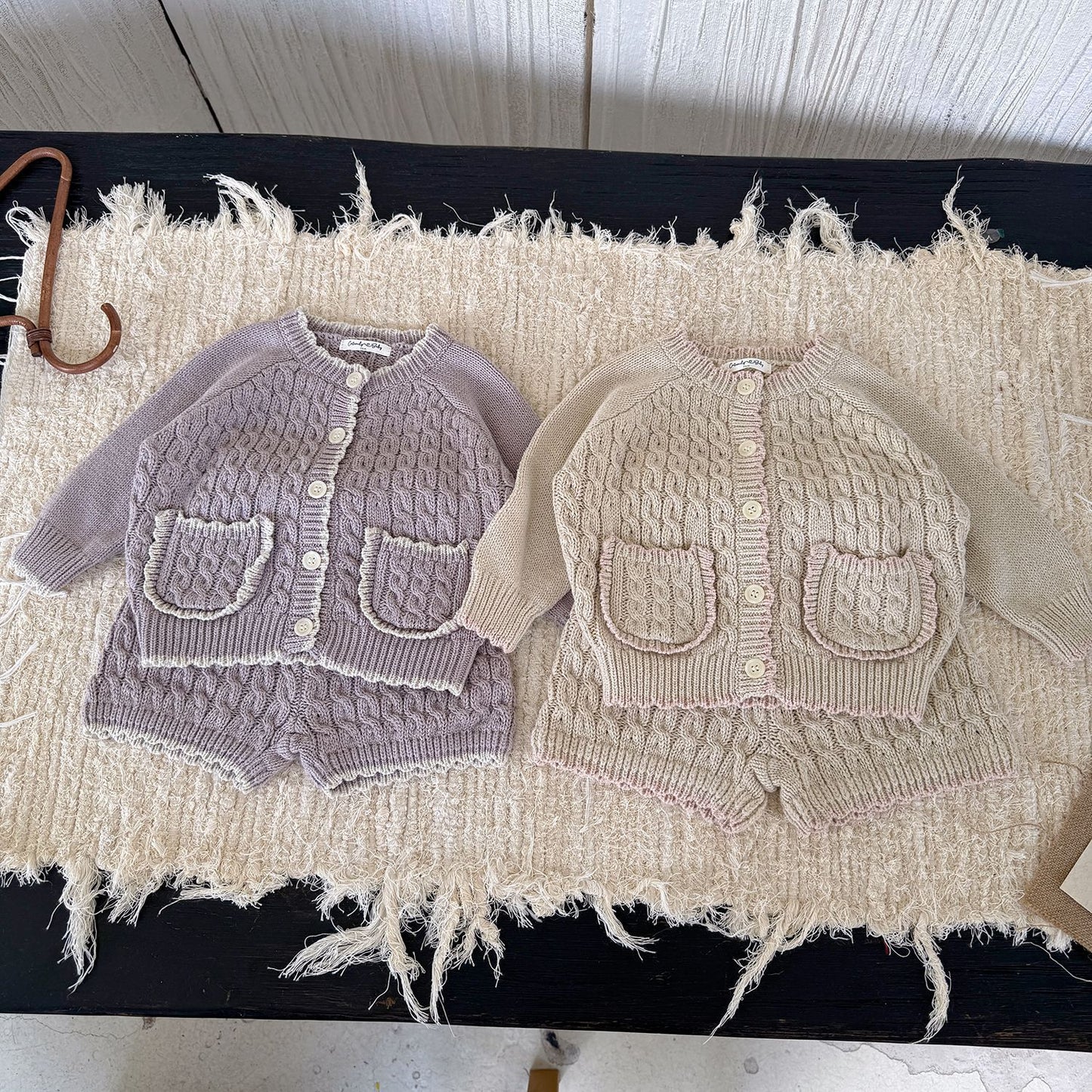 -ケーブルニットカーディガン+ショートパンツ 2点セット【mh0011169】 - mamahalo shop - 長袖セットアップ -  べビー服 - 子供服 - 男の子 - 女の子
