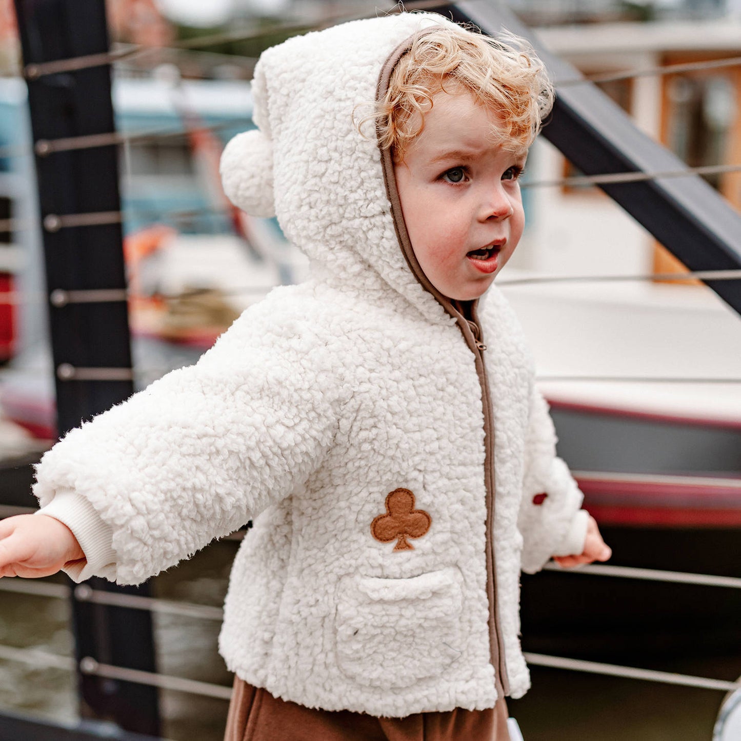 長袖ジャケット ボア素材 もこもこ ポンポン付きフード ジップアップ アウター【mh0011642】