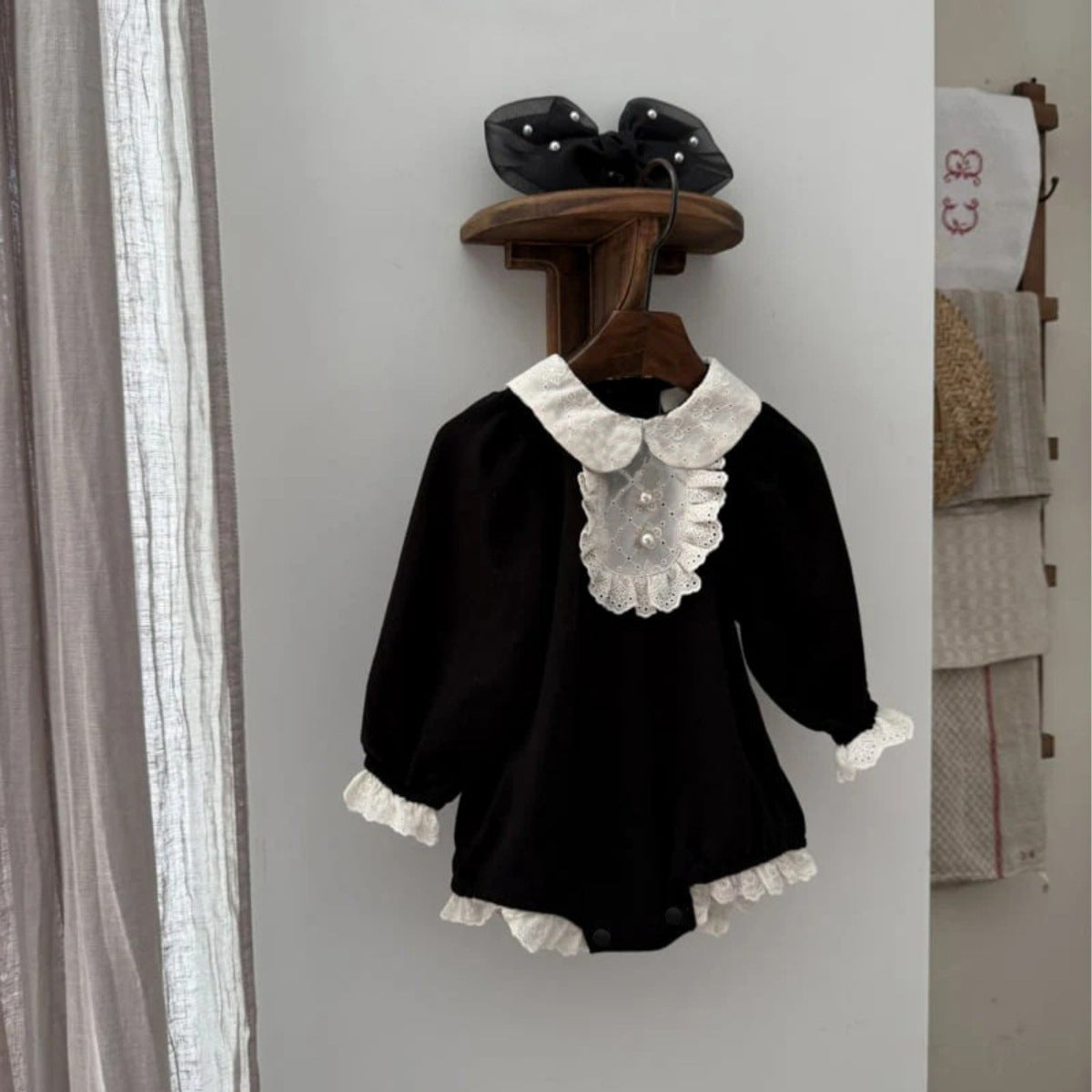 Baby Lace Collar Pearl Button Long Sleeve Romper [mh0013881]