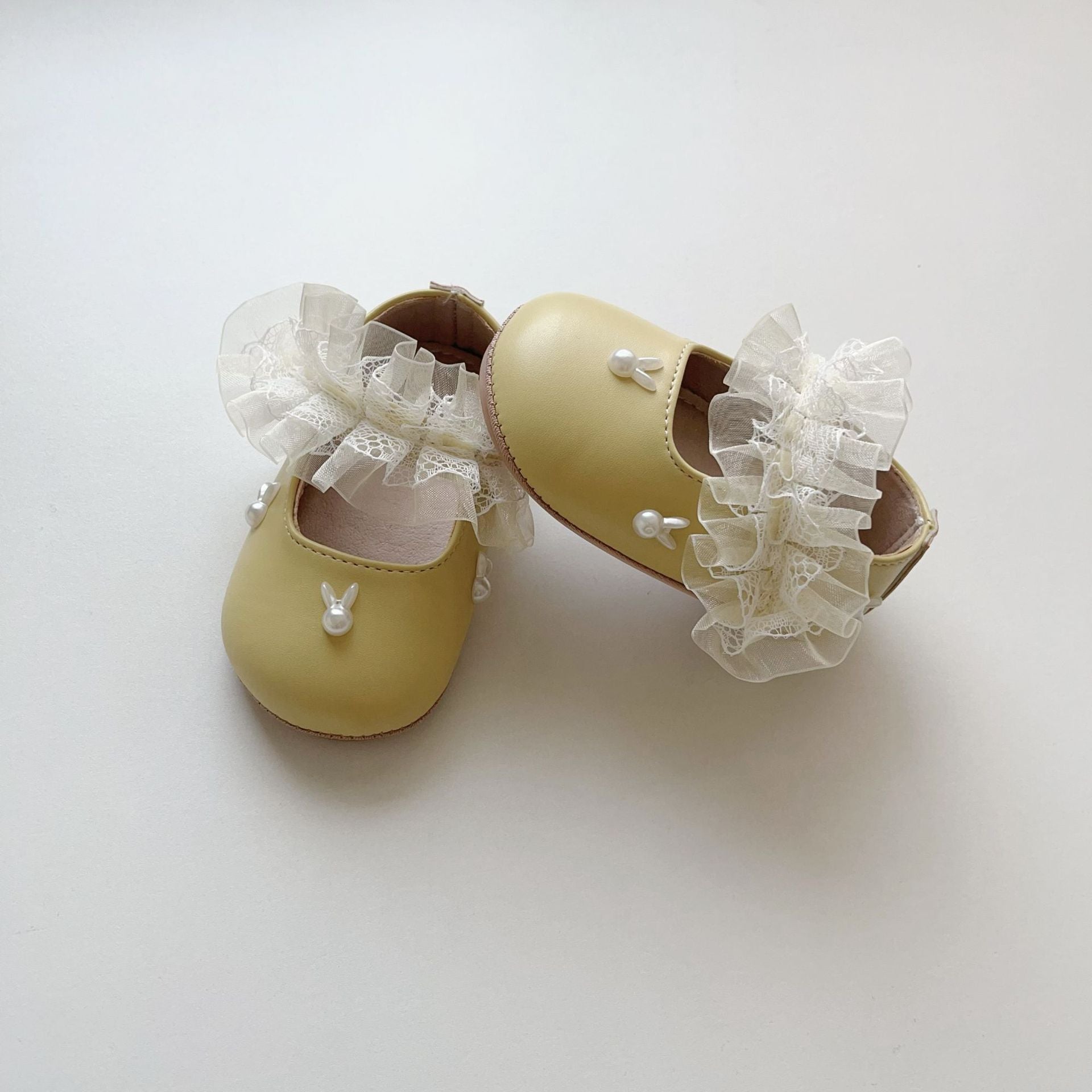 -うさぎ刺繍ストラップシューズ ハートモチーフ付きベビーシューズ【mh0011071】 - mamahalo shop - ベビー用靴 -  べビー服 - 子供服 - 男の子 - 女の子