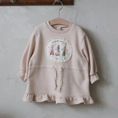 キッズ用スウェットワンピース（うさぎプリント、裾フリル、前紐）ベージュ
