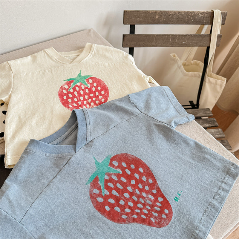 キッズ用Vネック半袖Tシャツ いちごプリント（クリームとブルーの2枚）
