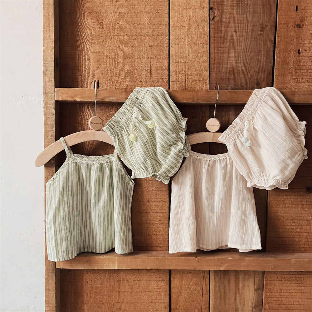Conjunto de camisola y short de bebé con rayas, encaje y volantes [mh0001840]