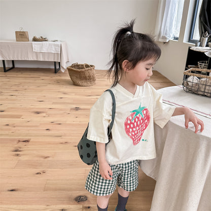 キッズ用Vネック半袖Tシャツ いちごプリントのクリーム