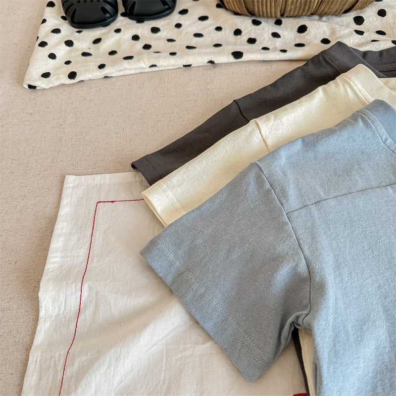 キッズ用Vネック半袖Tシャツ いちごプリント（クリーム、ブルー）