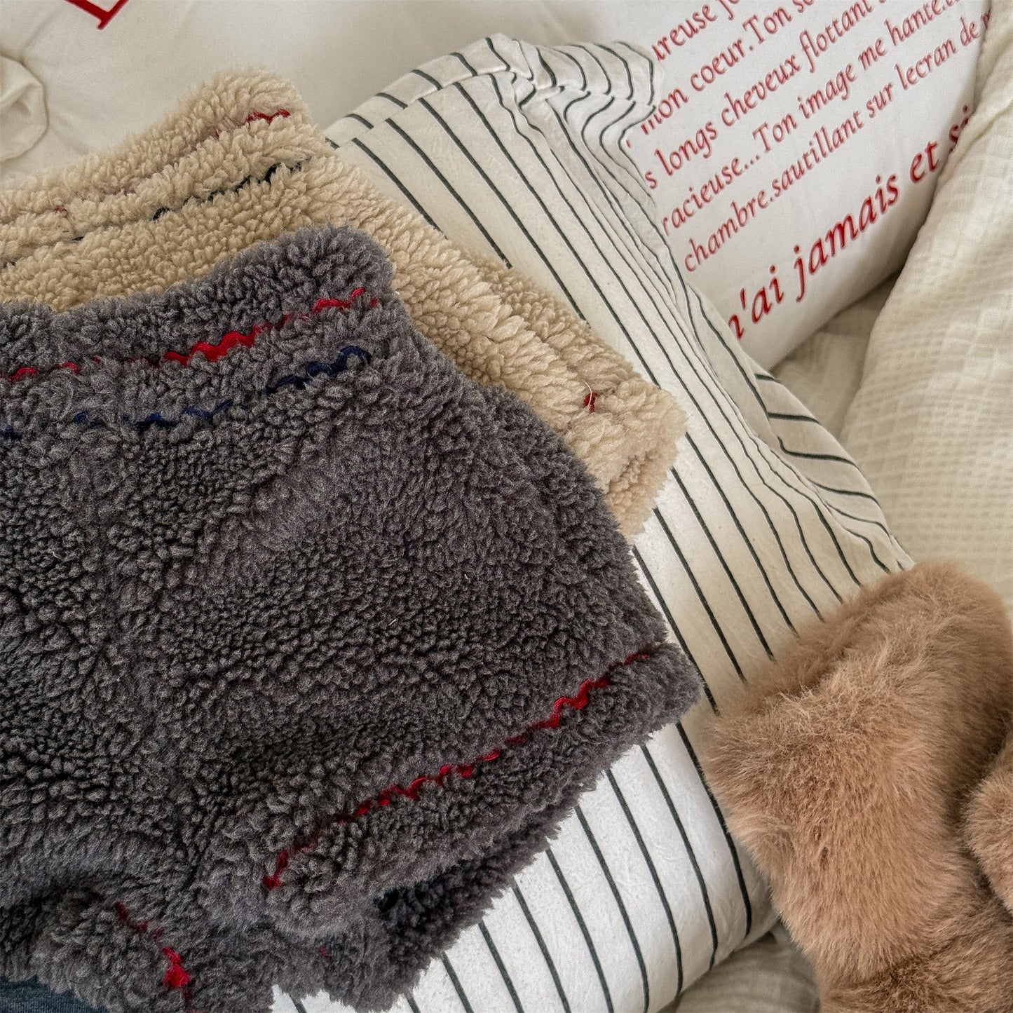 -ボアショートパンツカラーステッチもこもこあったかボトムス【mh0010910】 - mamahalo shop - ハーフパンツ・ショートパンツ -  べビー服 - 子供服 - 男の子 - 女の子