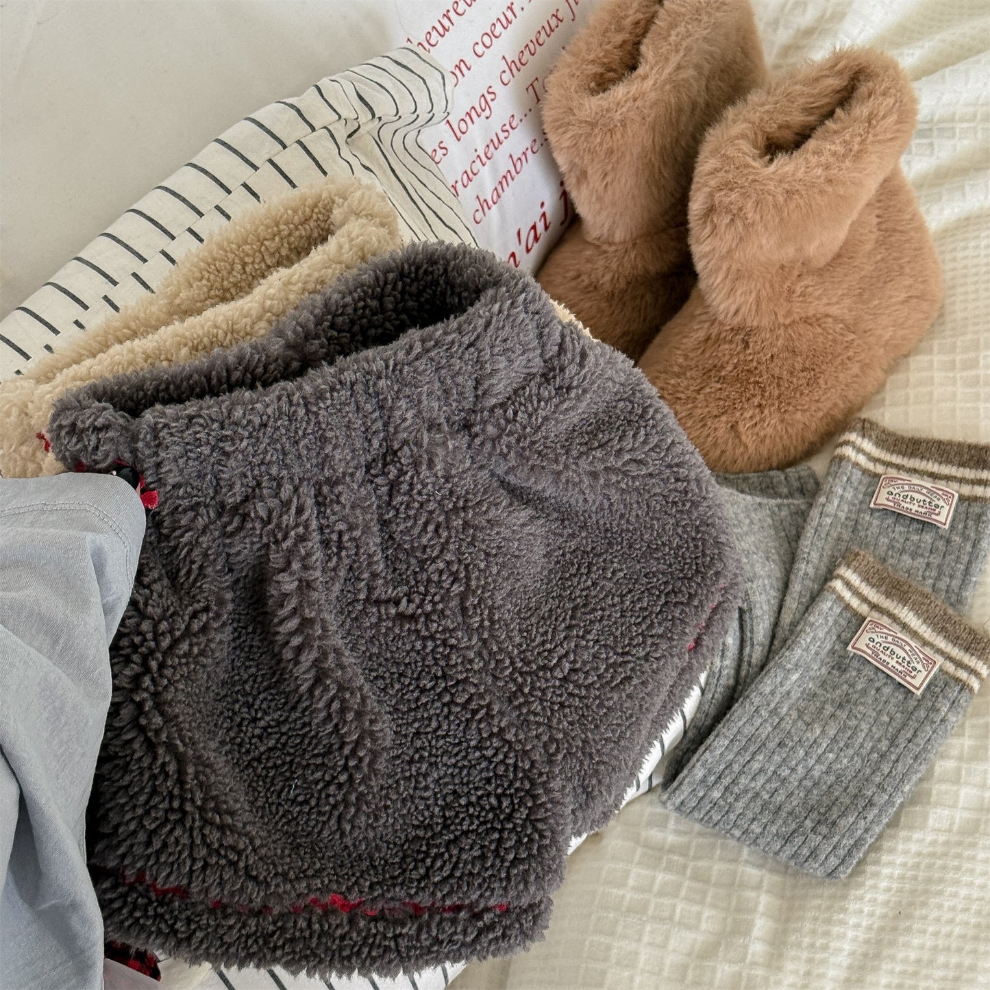 -ボアショートパンツカラーステッチもこもこあったかボトムス【mh0010910】 - mamahalo shop - ハーフパンツ・ショートパンツ -  べビー服 - 子供服 - 男の子 - 女の子