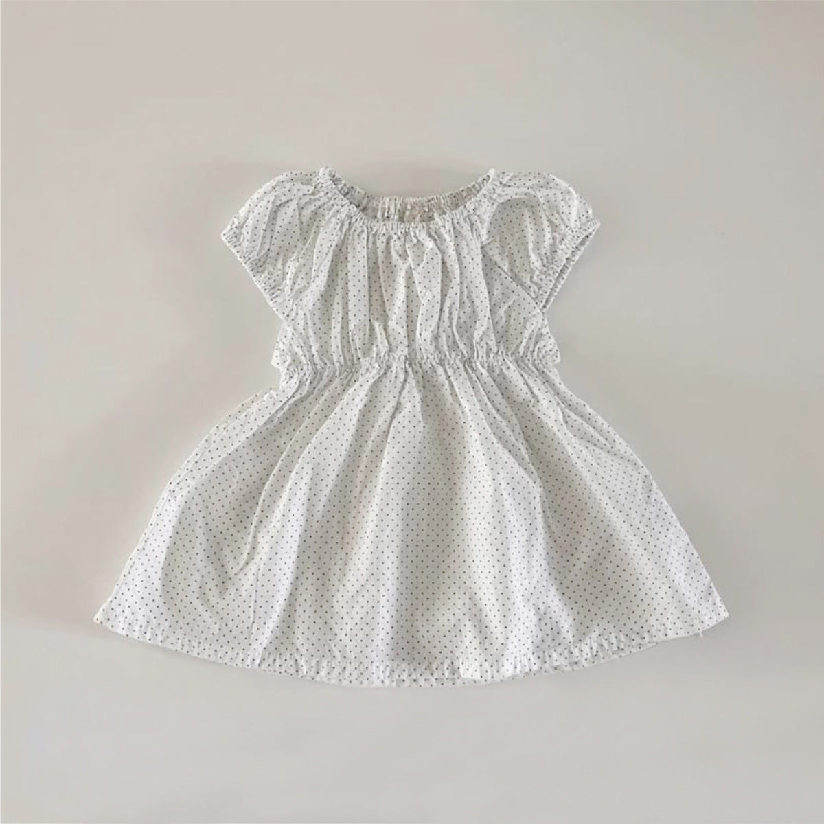 Vestido de lunares con cintura fruncida y mangas abullonadas [mh0013217]