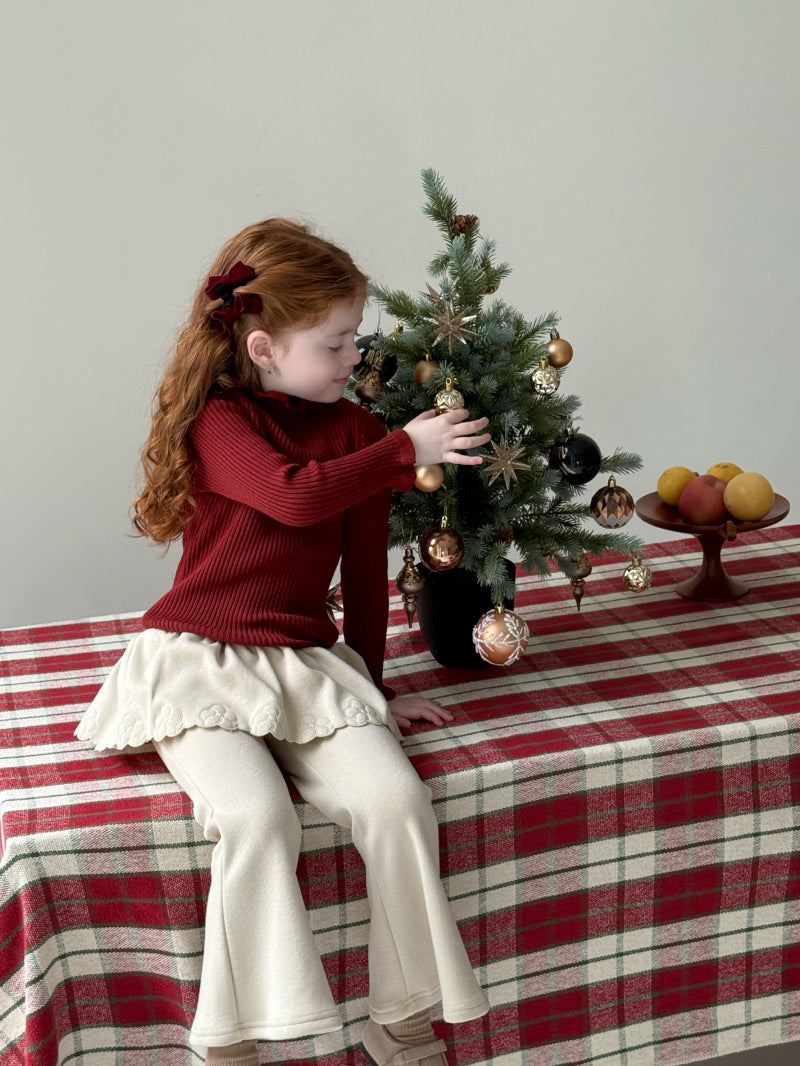 Long-sleeved mock neck cut-and-sew sweater with a ruffled high neck and bottle neck. Basic sweater [mh0011897]