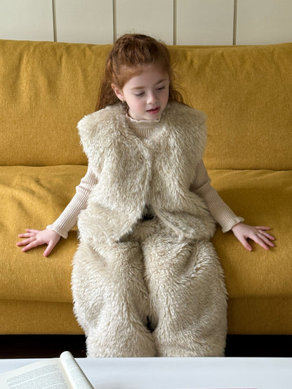 Long-sleeved mock neck cut-and-sew sweater with a ruffled high neck and bottle neck. Basic sweater [mh0011897]