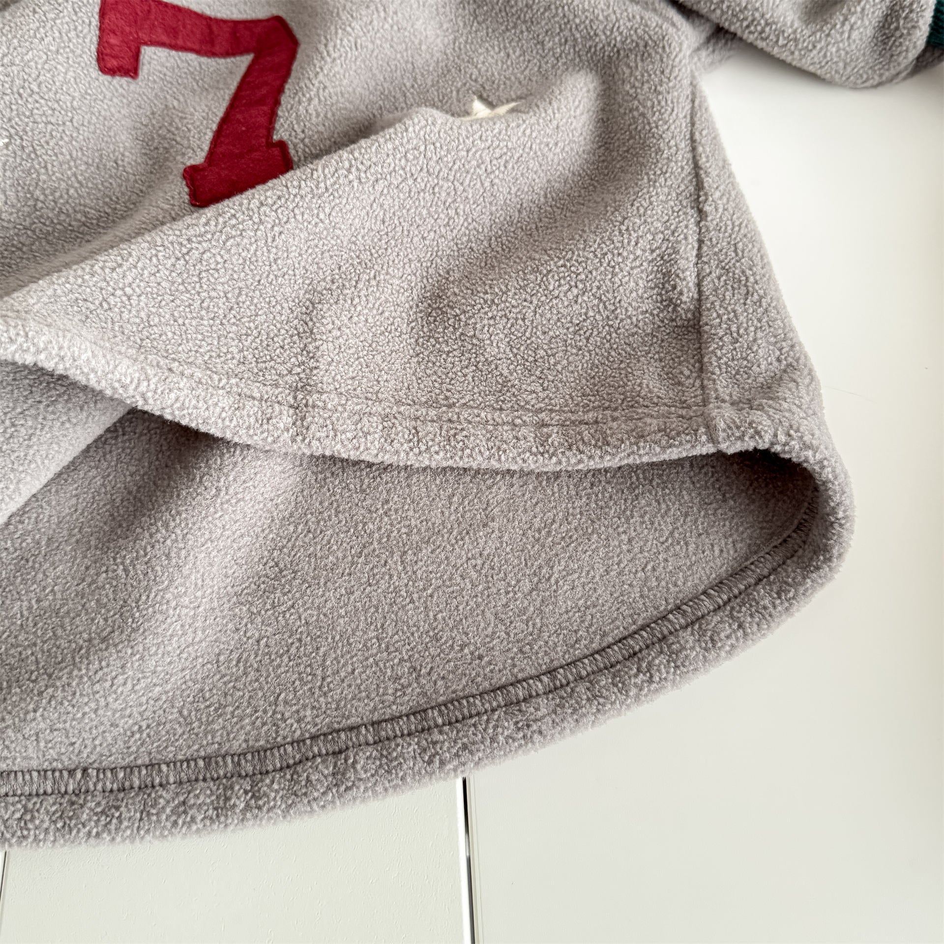 -ナンバーワッペン星柄フリーストレーナー【mh0010909】 - mamahalo shop - トレーナー・フーディ -  べビー服 - 子供服 - 男の子 - 女の子