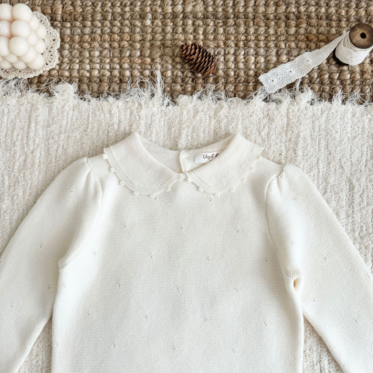 Jersey de punto para niños con cuello redondo, volantes, borde festoneado y calados [mh0014616]
