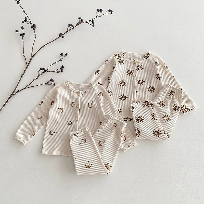 -キッズパジャマセット りんご 幾何学プリント柄 ワッフル 長袖ルームウェア【mh0003575】 - mamahalo shop - 長袖パジャマ -  べビー服 - 子供服 - 男の子 - 女の子