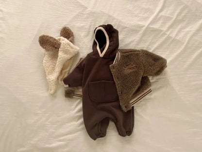 -ベビーアウター ボアフリースジャケット レターロゴ刺繍 スタジャンコート コーヒー アプリコット 2カラー - mamahalo shop - ショートコート・ジャケット・ジャンパー -  べビー服 - 子供服 - 男の子 - 女の子