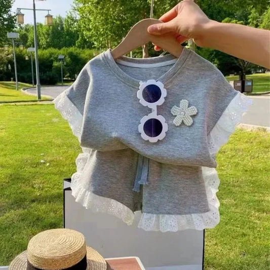 -キッズセットアップ 2点セット レースフリル 半袖Tシャツ+ショートパンツ グレー【mh0006116】 - mamahalo shop - 半袖セットアップ -  べビー服 - 子供服 - 男の子 - 女の子