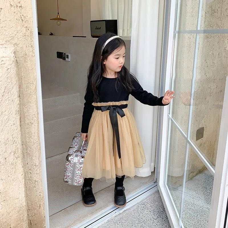 -# キッズ フラワー 刺繍 エプロン ワンピース【mh0003521】 - mamahalo shop - 長袖ワンピース -  べビー服 - 子供服 - 男の子 - 女の子