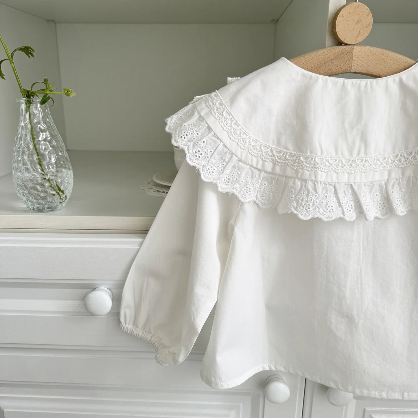 -キッズトップス 長袖ブラウス シャツ レース襟 フラワー花柄刺繍 リボン ホワイト - mamahalo shop - 長袖シャツ・ブラウス -  べビー服 - 子供服 - 男の子 - 女の子